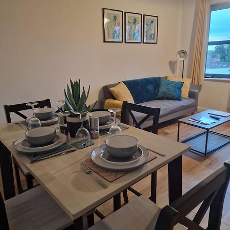 Vibrant Cosy 2 Bedroom Apartment Coventry Zewnętrze zdjęcie