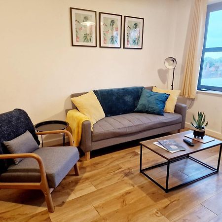 Vibrant Cosy 2 Bedroom Apartment Coventry Zewnętrze zdjęcie