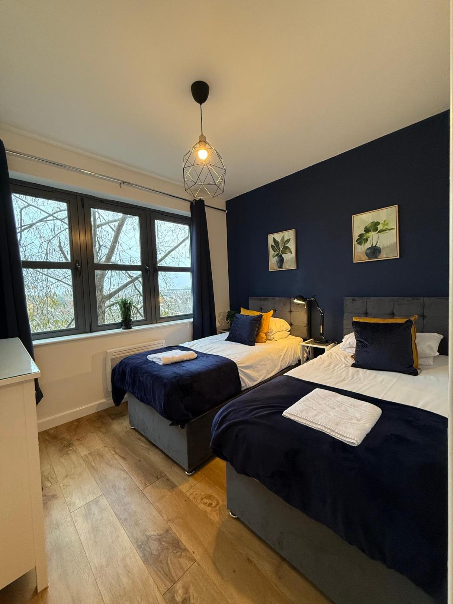 Vibrant Cosy 2 Bedroom Apartment Coventry Zewnętrze zdjęcie