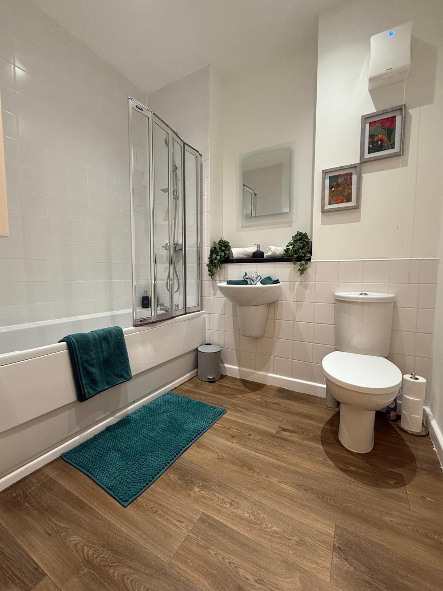 Vibrant Cosy 2 Bedroom Apartment Coventry Zewnętrze zdjęcie