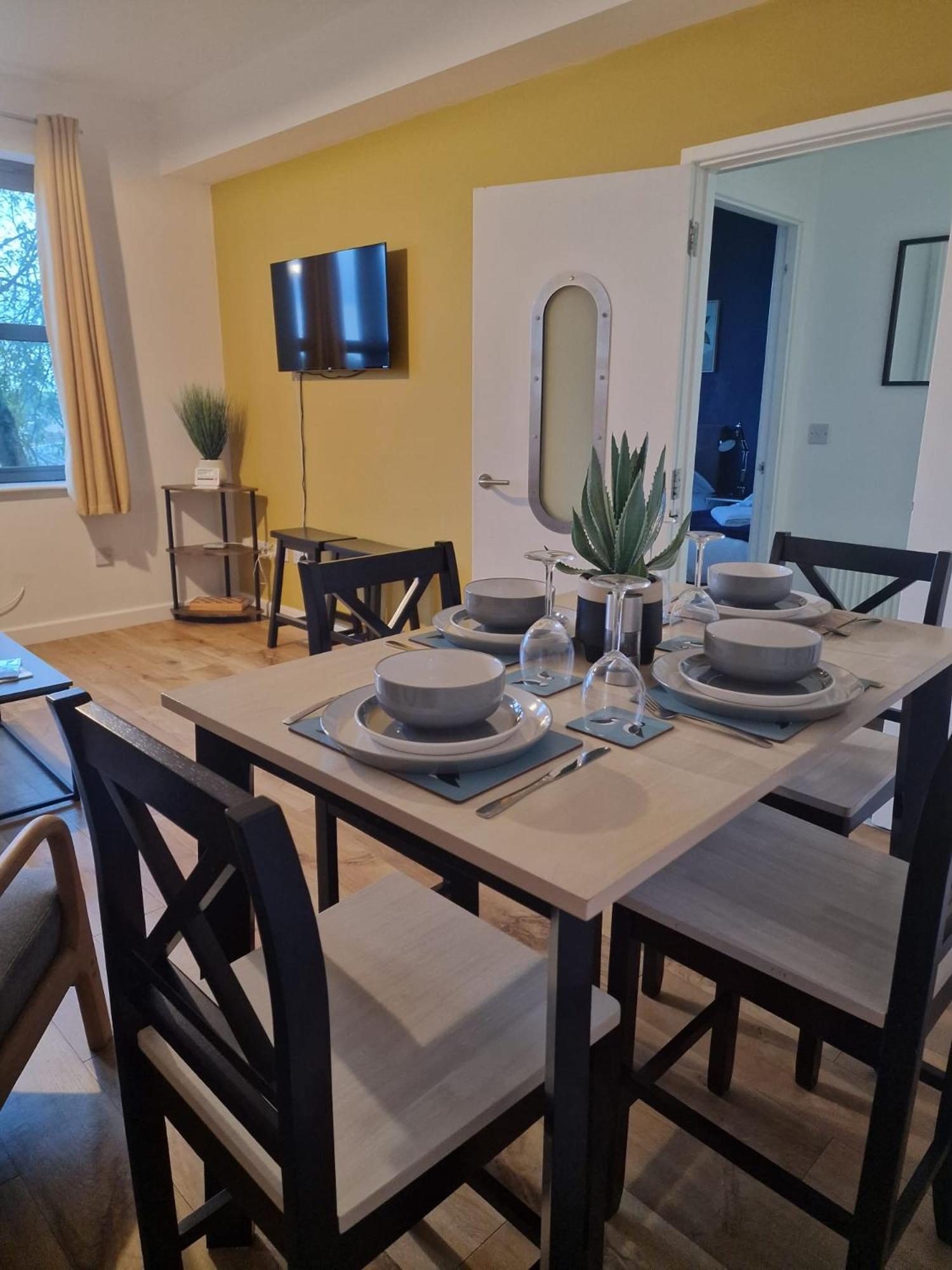Vibrant Cosy 2 Bedroom Apartment Coventry Zewnętrze zdjęcie